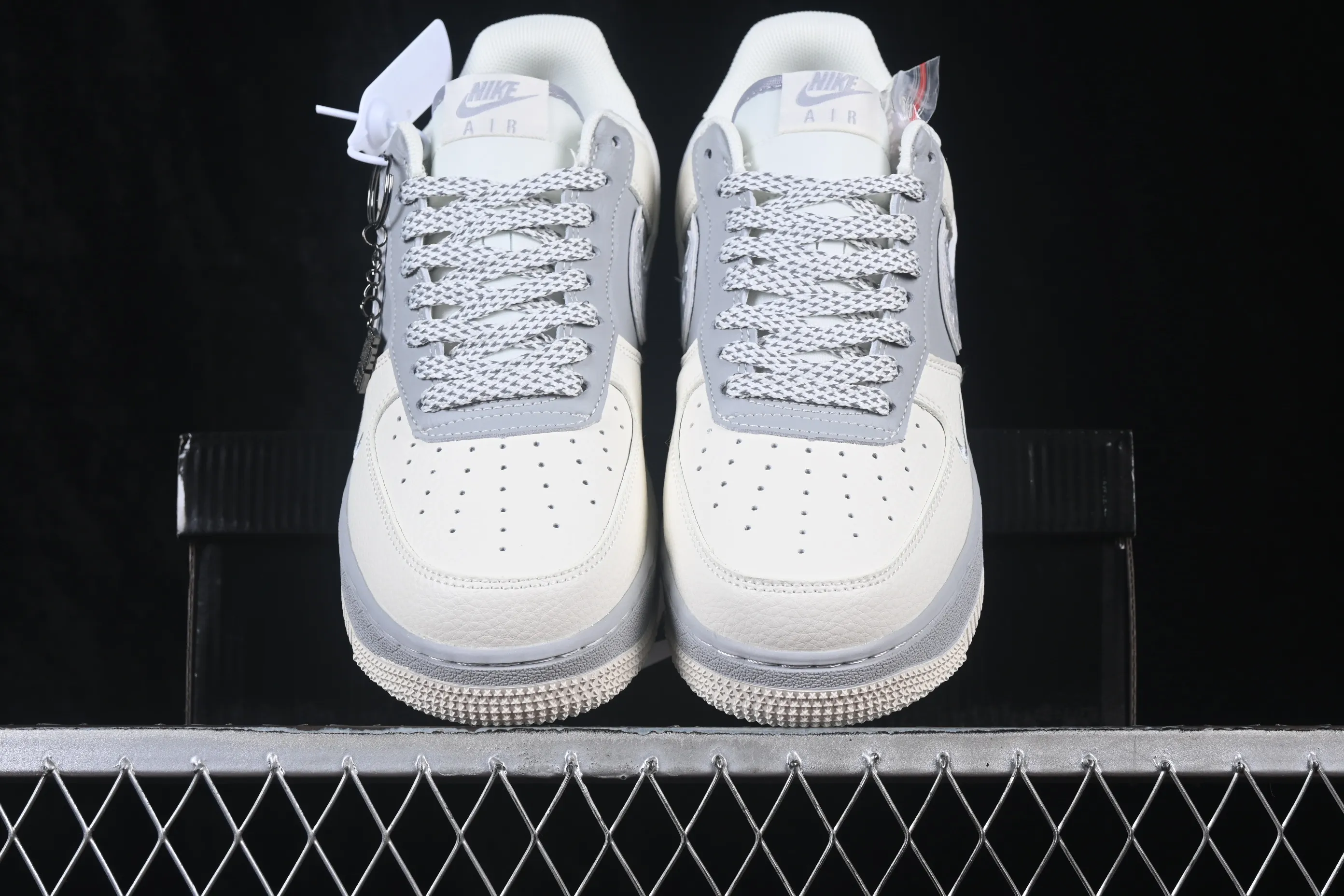 All categories Nk Air Force 1 Air Force series Nk Air Force 1 Low Air Force low-top Nike Air Force 1'07 Low joint model Air Force 1 low-top casual sneakers DN9688-142